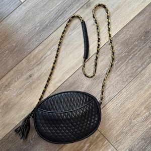 Valerie Steven’s super cute cross body bag.(8X6X2)